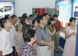 交易中心组织全体党员参观任长霞纪念馆