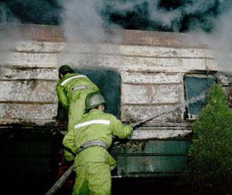2004年11月25日夜20时56分，郑州北机务段郑北折返段（亚洲最大的铁路编组站）一火车车体着火.