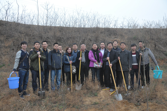 郑州市建委积极组织义务植树活动