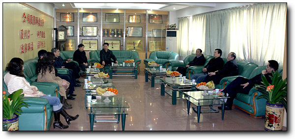 市长助理、市建委主任刘本昕与省建一公司领导班子座谈
