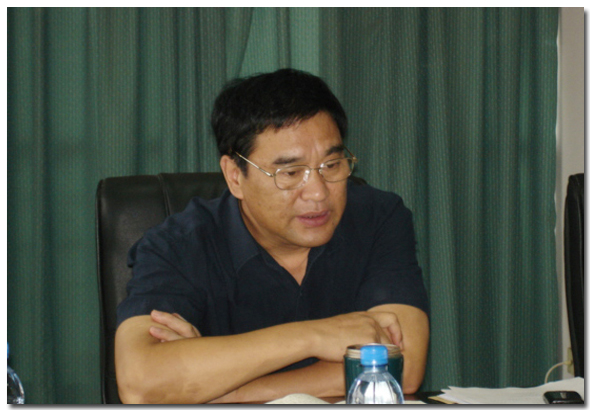 市建委副主任杨双灿主持会议并提出要求