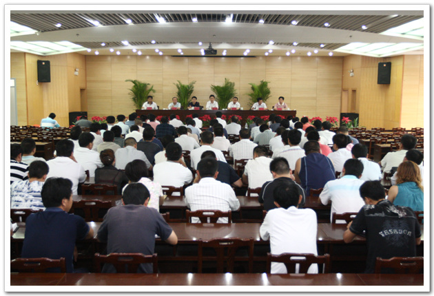 郑州市城市建设管理工程指挥部召开精品街综合整治工程施工管理专题会议